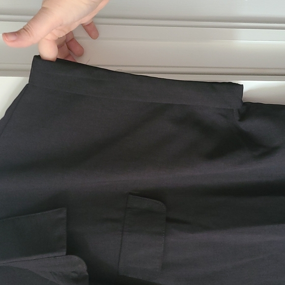 Black button down short sleeve top - Picture 2 of 2